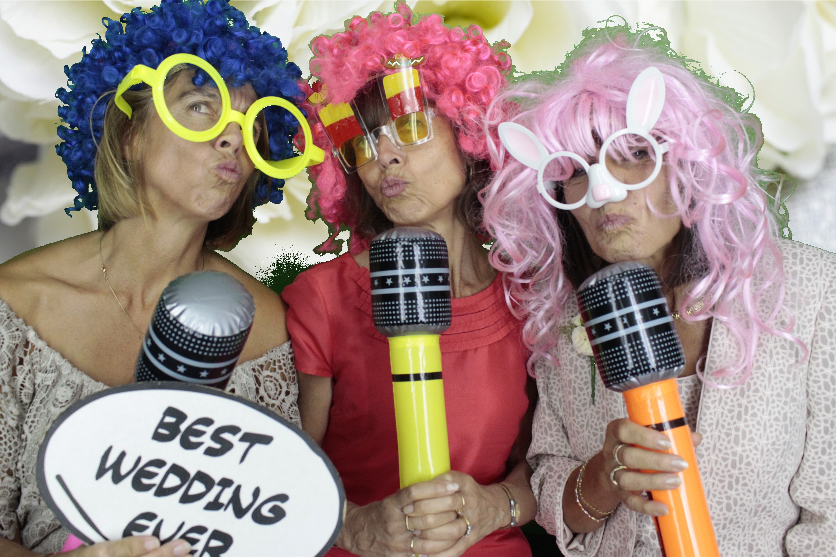 Mr & Mrs Brooks | View more photos from the event at gallery.myphotoboothexperience.co.uk/u/MyPhotoBoothExperienceLtd/Mr-Mrs-Brooks